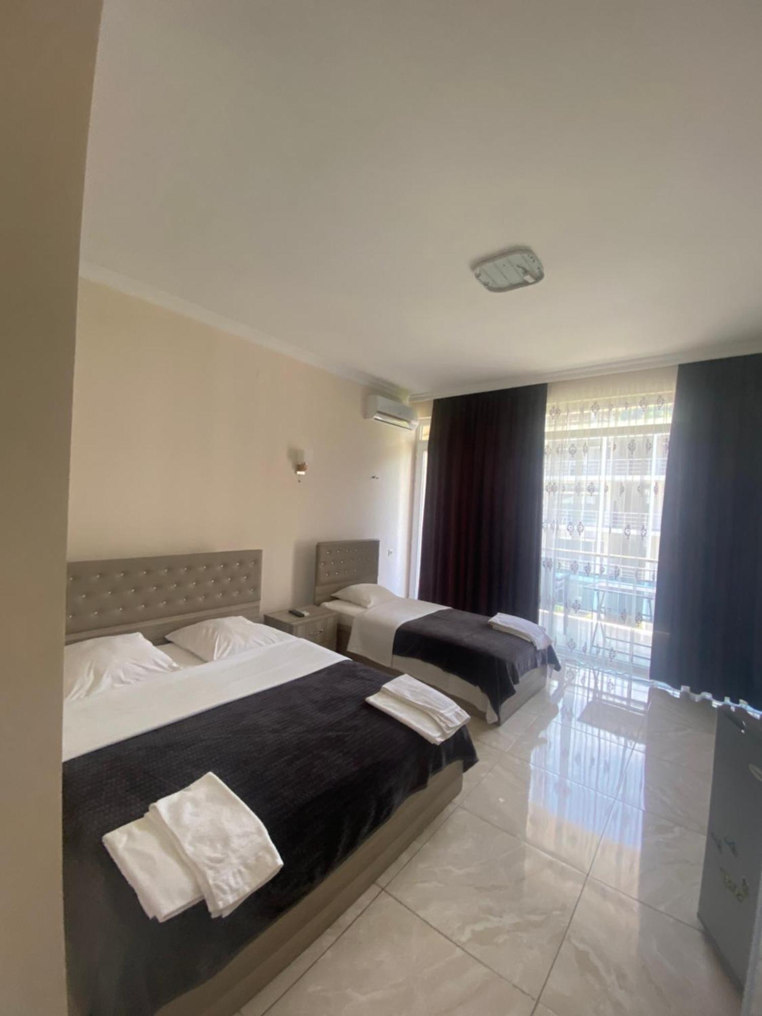 Sunshine Hotel Kvariati Bagian luar foto