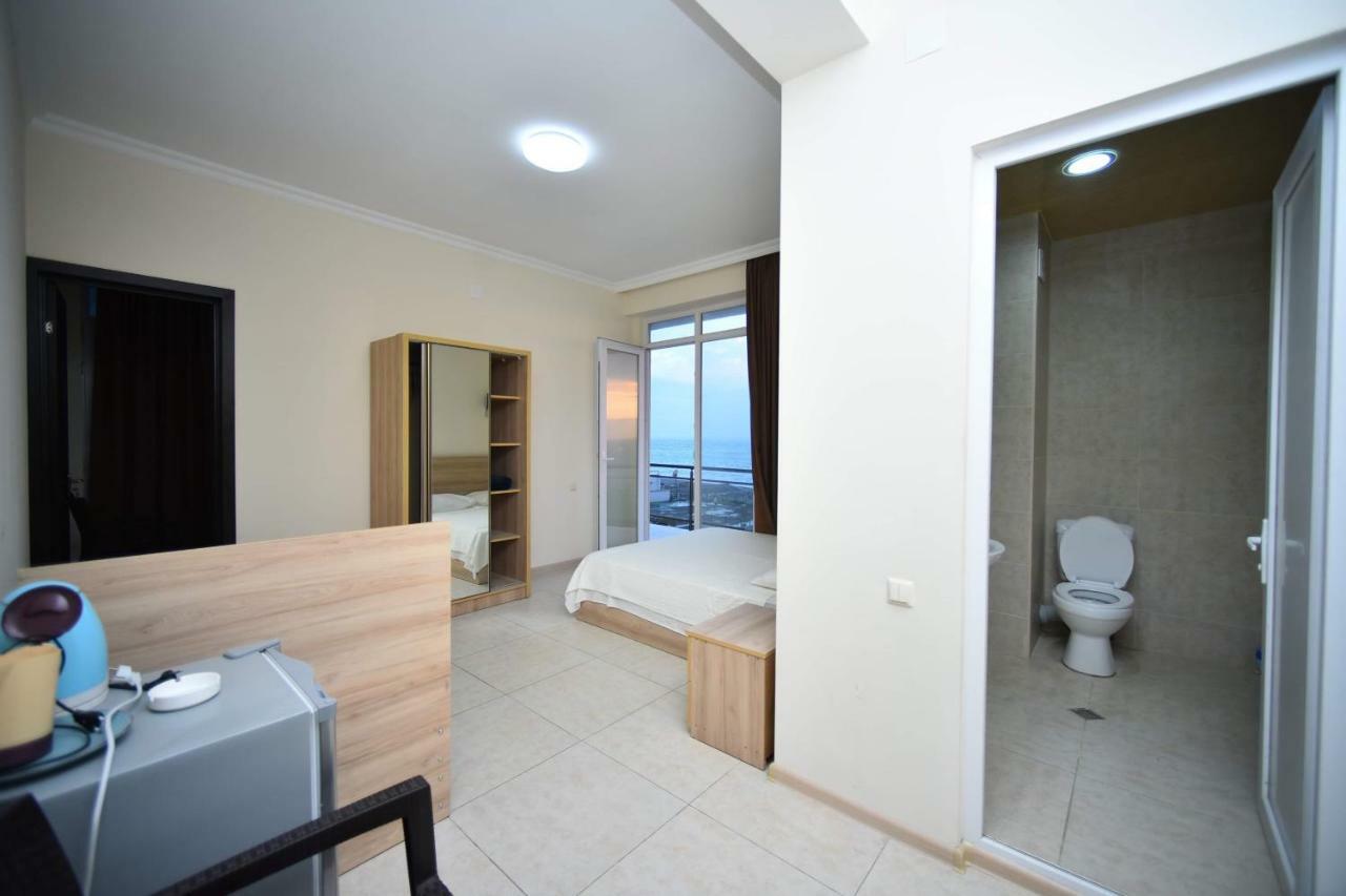 Sunshine Hotel Kvariati Bagian luar foto